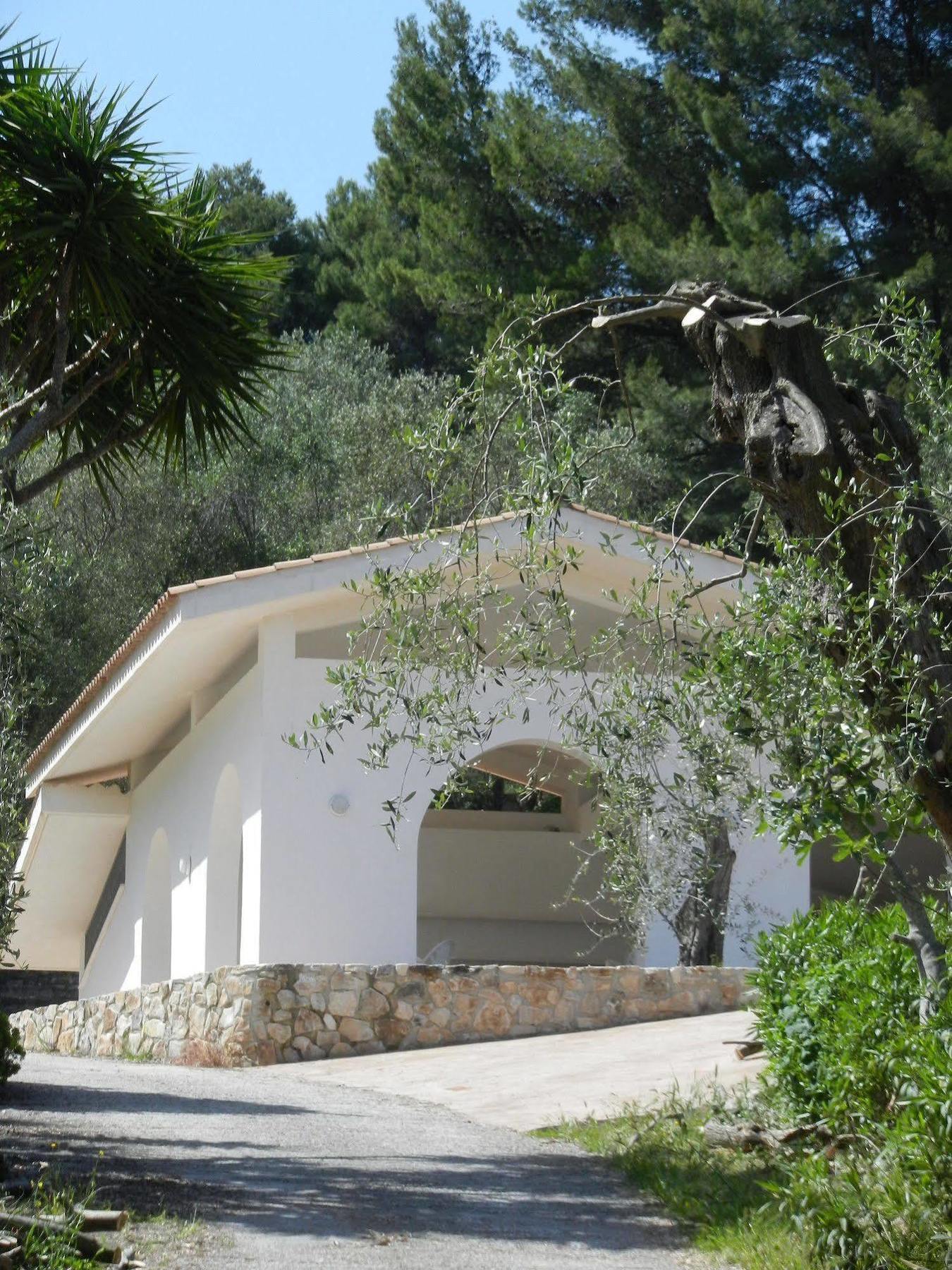 Tenuta Molino Di Mare- Ecoresort Con Villini 罗迪-加尔加尼科 外观 照片